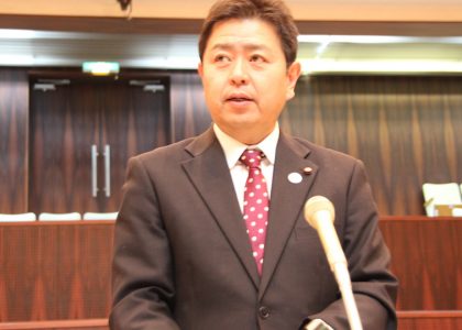 議会で提案